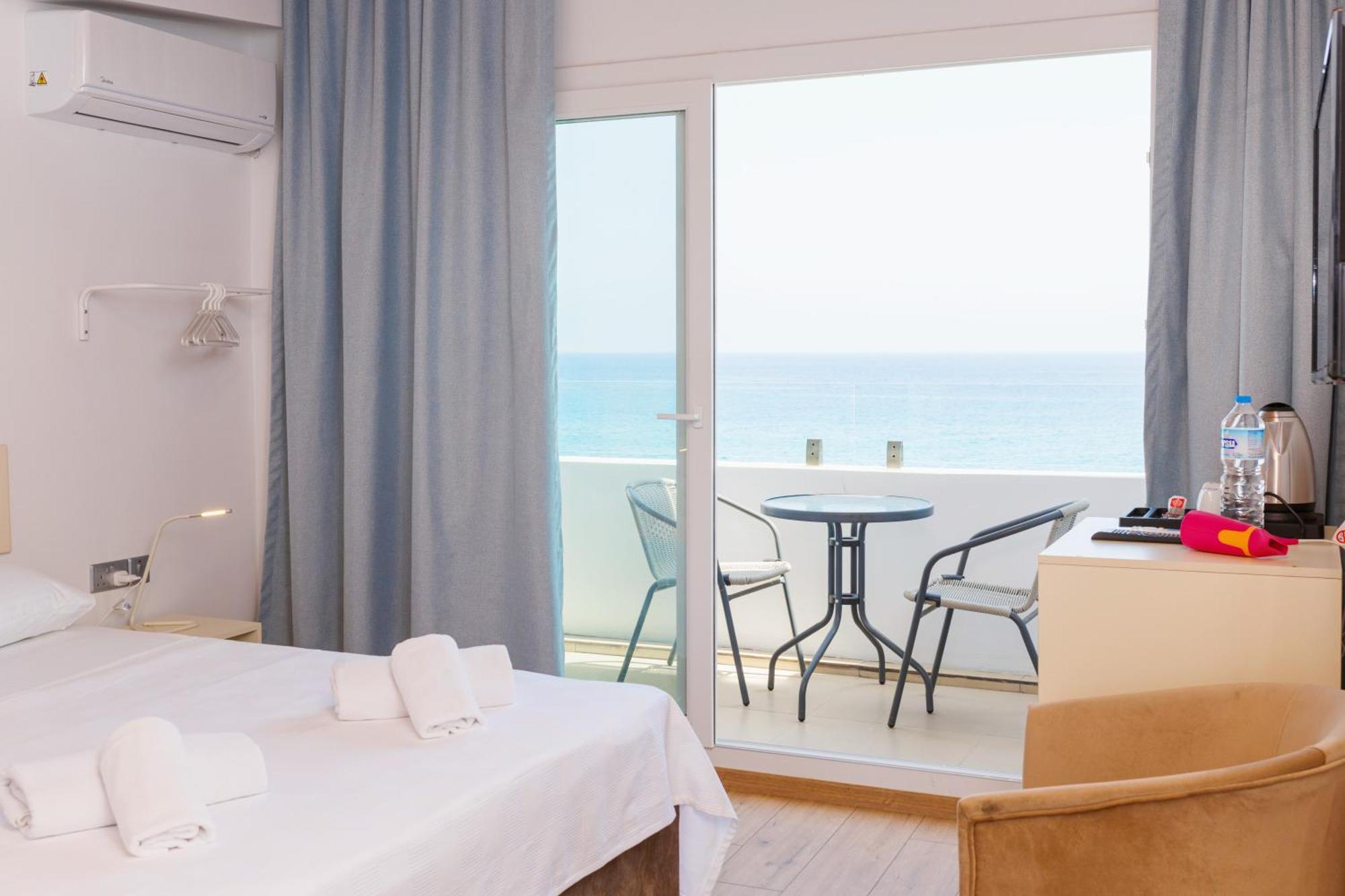Azure Bay Hotel Agia Varvara ภายนอก รูปภาพ