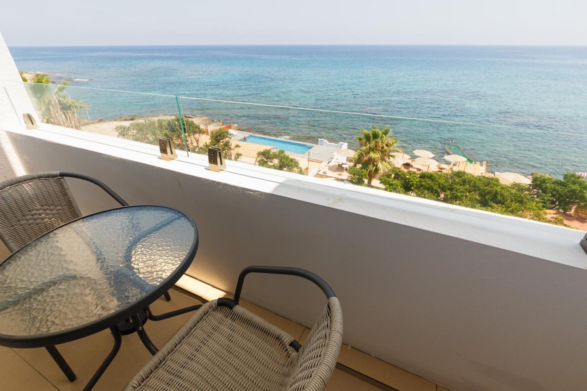 Azure Bay Hotel Agia Varvara ภายนอก รูปภาพ