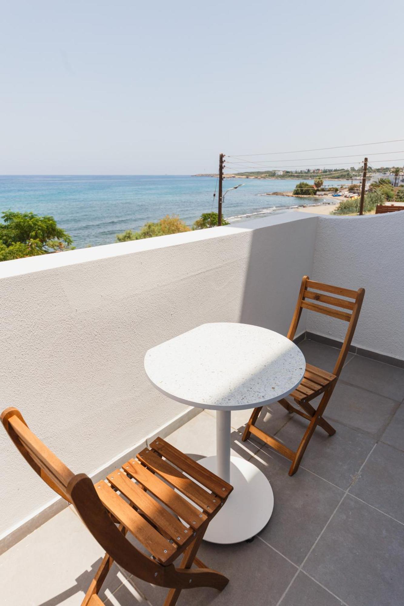 Azure Bay Hotel Agia Varvara ภายนอก รูปภาพ