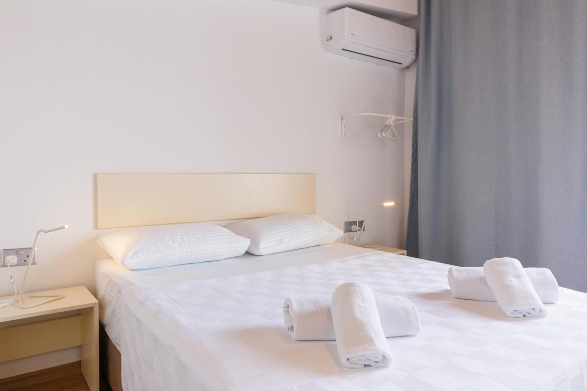 Azure Bay Hotel Agia Varvara ภายนอก รูปภาพ