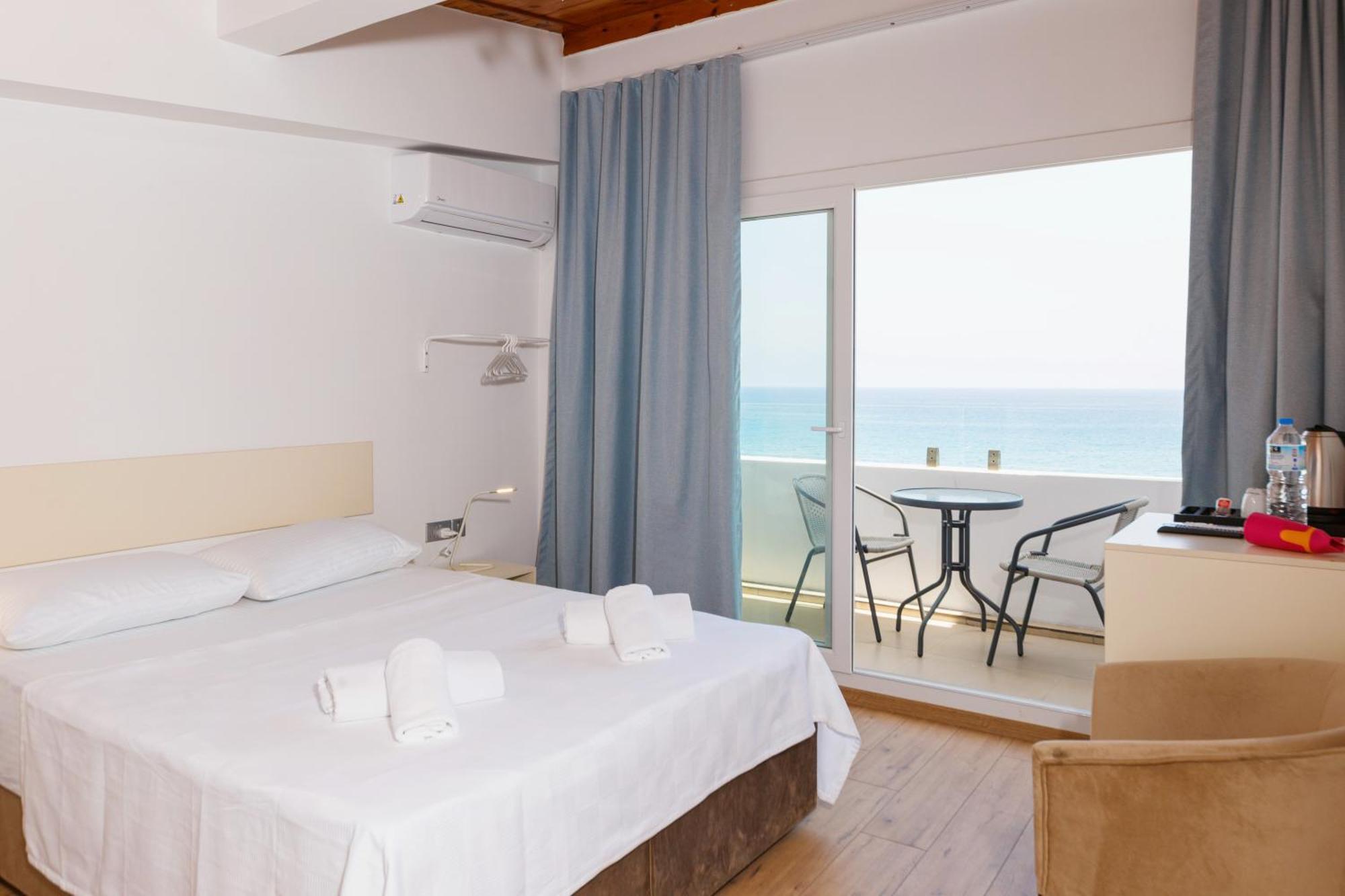 Azure Bay Hotel Agia Varvara ภายนอก รูปภาพ