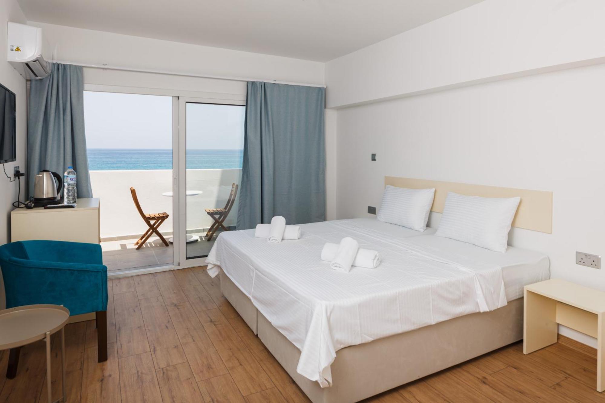 Azure Bay Hotel Agia Varvara ภายนอก รูปภาพ