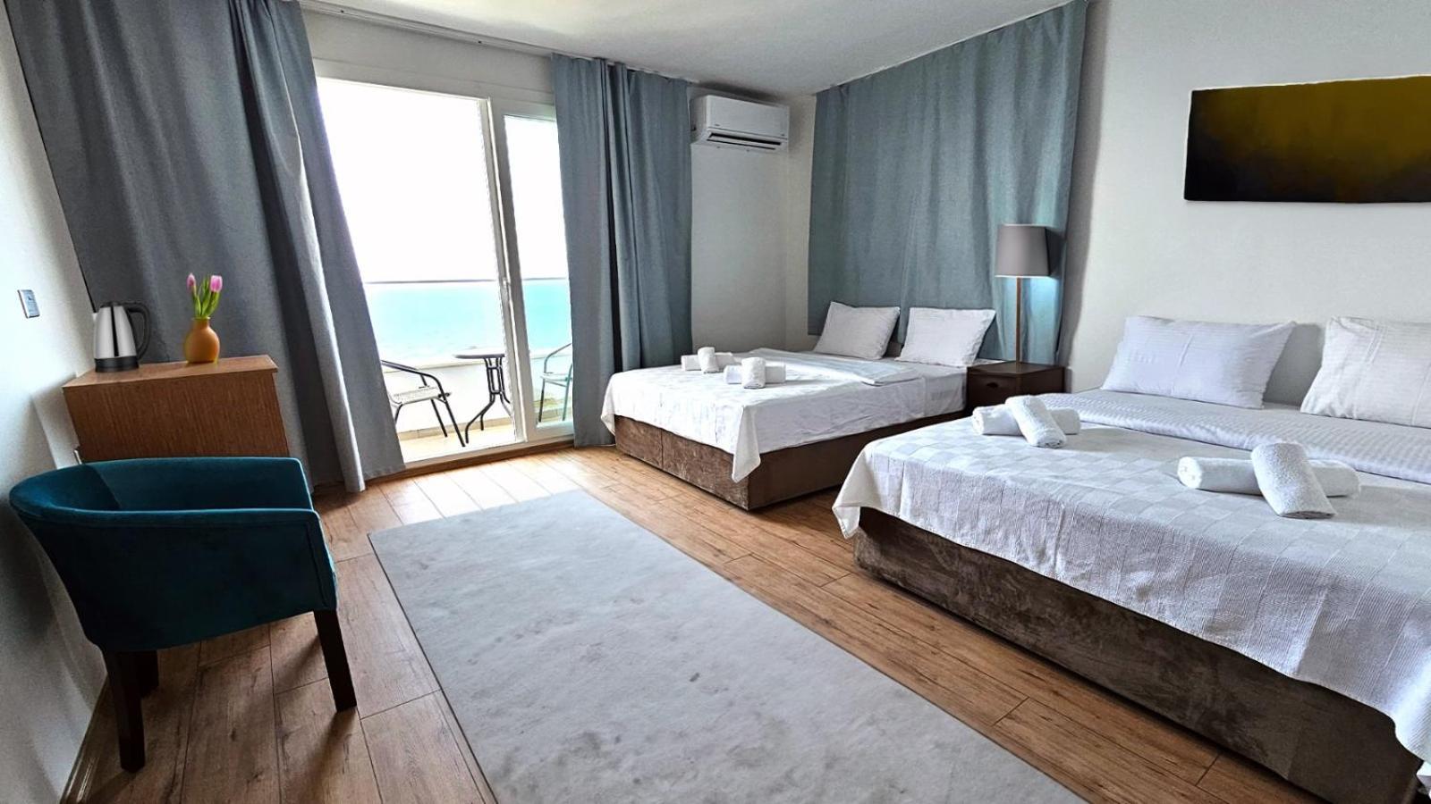 Azure Bay Hotel Agia Varvara ภายนอก รูปภาพ