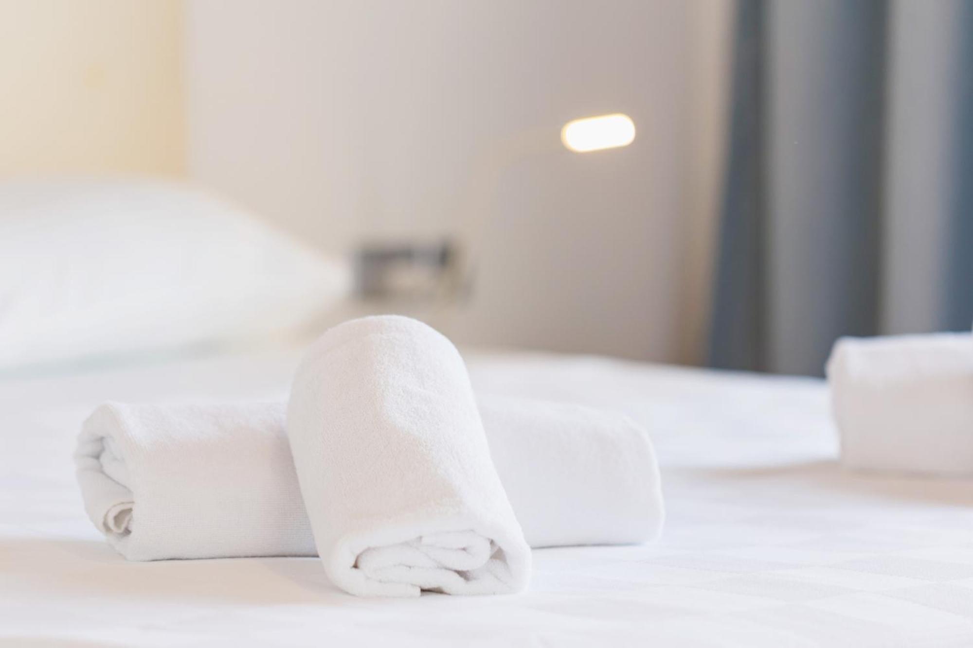 Azure Bay Hotel Agia Varvara ภายนอก รูปภาพ