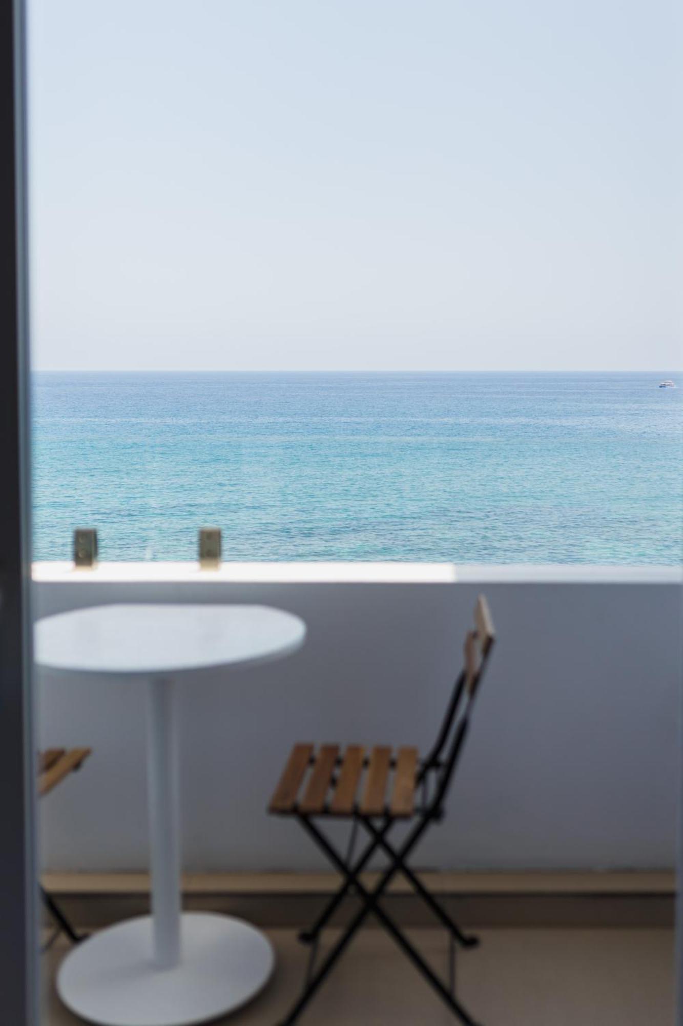 Azure Bay Hotel Agia Varvara ภายนอก รูปภาพ