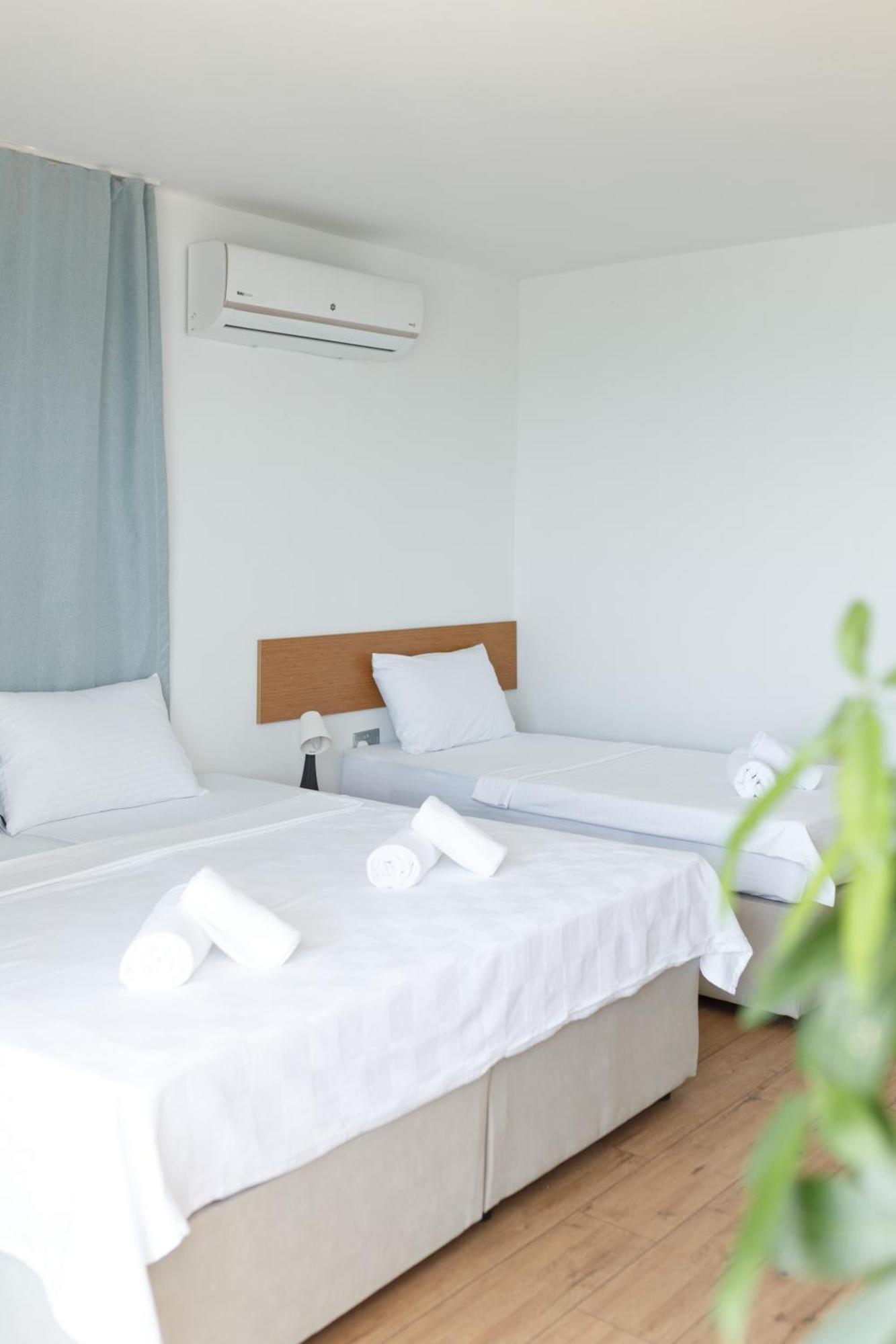Azure Bay Hotel Agia Varvara ภายนอก รูปภาพ