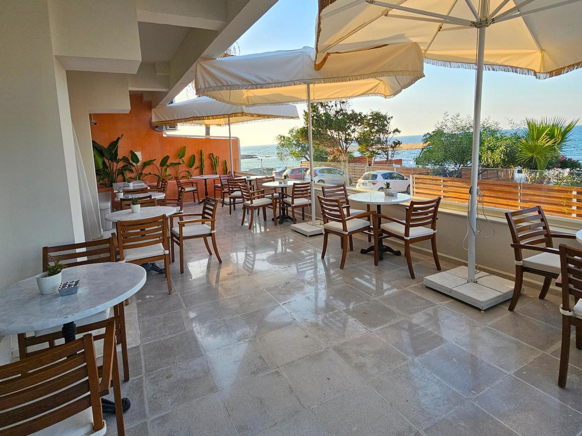 Azure Bay Hotel Agia Varvara ภายนอก รูปภาพ